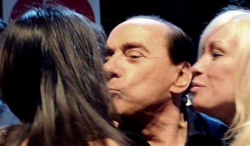 Политики тоже "отжигают"…