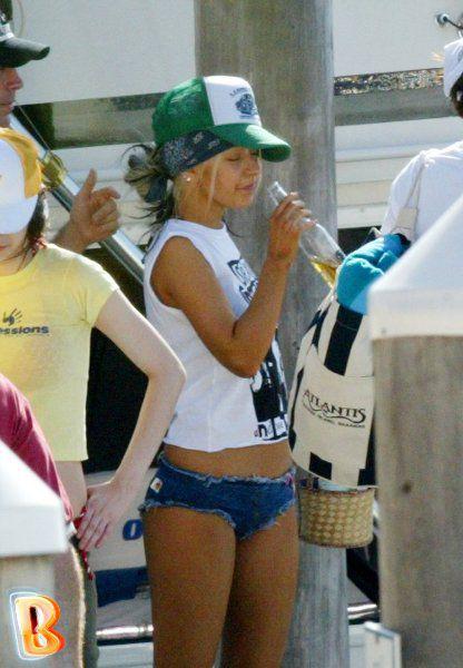 Пьяные звезды: знаменитости в объятиях зеленого змия