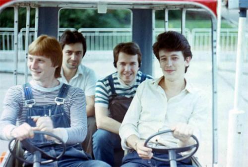 Уникальные архивные фото из жизни звезд российского рока