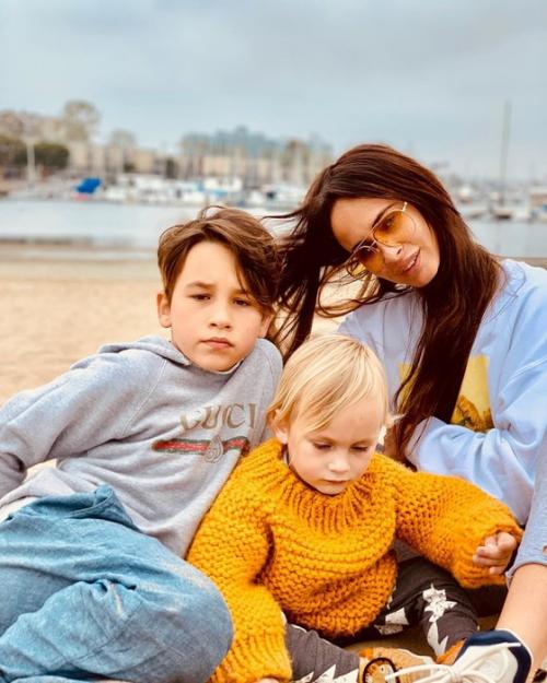 Знаменитости, которые рожали в прямом эфире