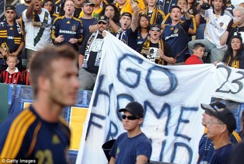 Дэвид Бекхэм кинулся на зарвавшегося фаната с кулаками