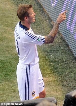 Дэвид Бекхэм кинулся на зарвавшегося фаната с кулаками