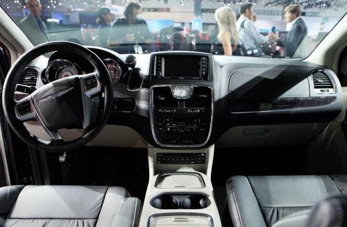 Новинки международного автосалона LA Auto Show 2010