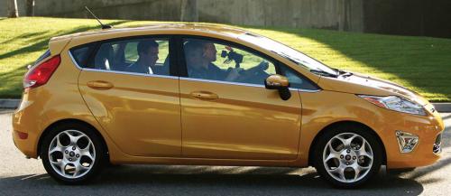 Новинки международного автосалона LA Auto Show 2010