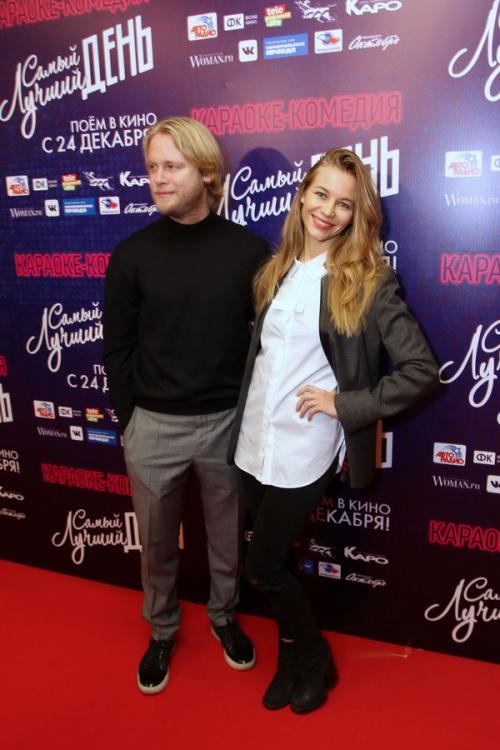 Бекмамбетов привез на премьеру в Москву изобретателя караоке