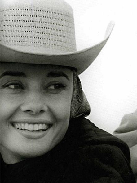 Редкие фотографии всемирно известных звезд. Часть 26