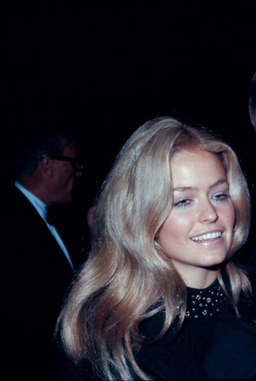 Редкие фотографии всемирно известных звезд. Часть 26