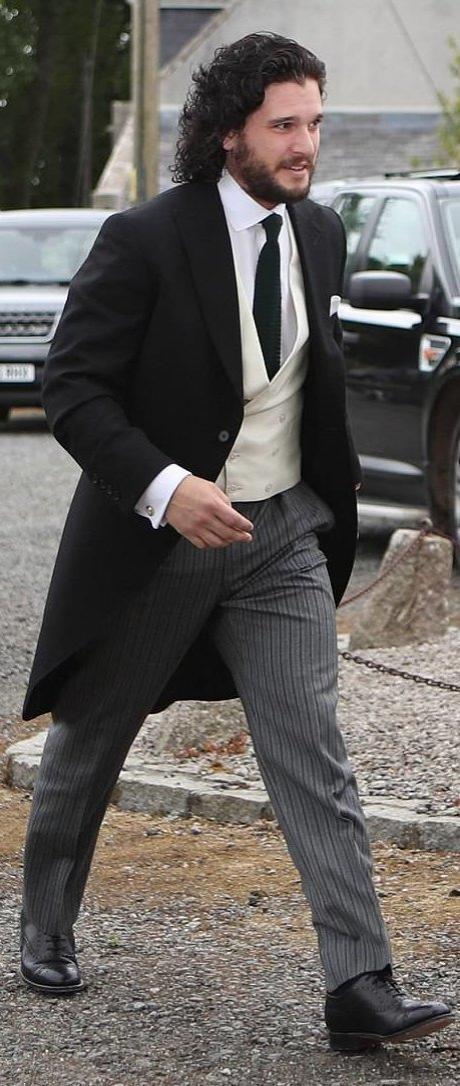 Актеры из «Игры престолов» сыграли свадьбу в старинном замке