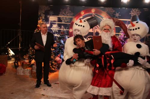 Героем хита Натали "О боже, какой мужчина!" на записи "Песни года 2013" стал Дед Мороз