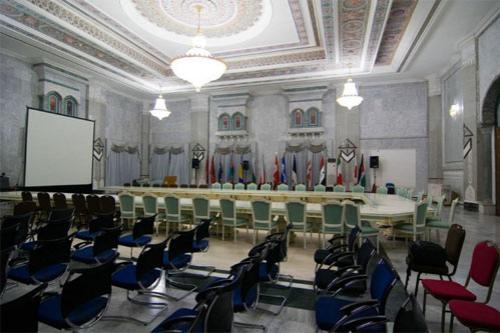 Восточная роскошь и запустение дворцов Саддама Хусейна