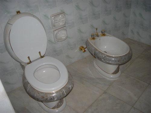 Восточная роскошь и запустение дворцов Саддама Хусейна