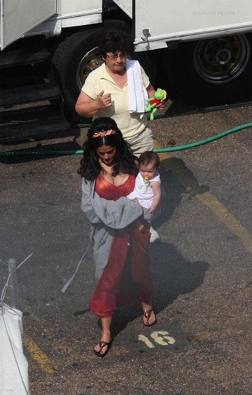 Сальма Хайек отпустила бороду