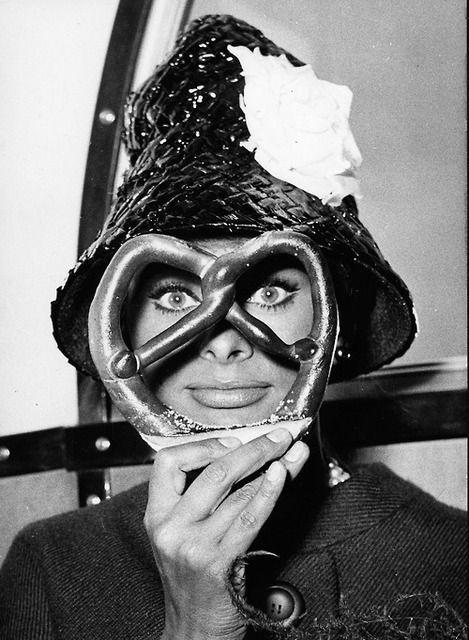 Редкие снимки знаменитостей прошлого и настоящего. Ч.10