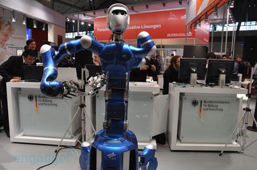 Кибердевушка примет участие в показе мод