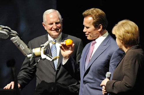 Кибердевушка примет участие в показе мод