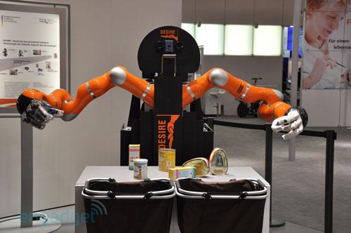 Кибердевушка примет участие в показе мод