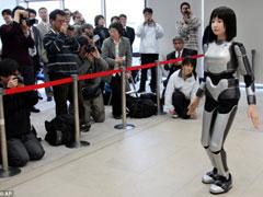 Кибердевушка примет участие в показе мод