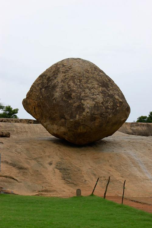 Самые знаменитые балансирующие камни в природе
