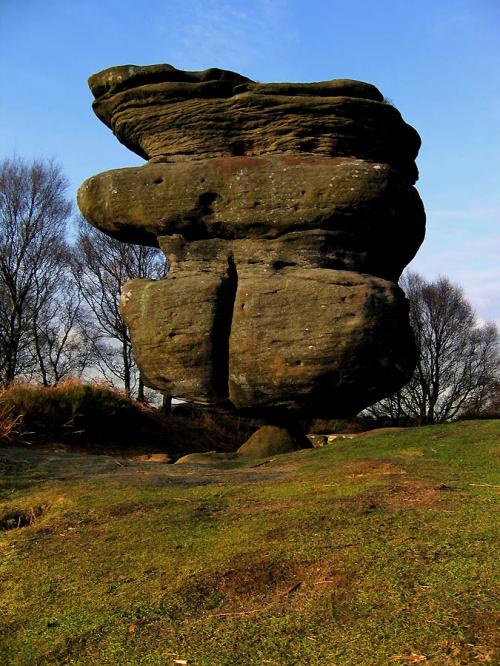 Самые знаменитые балансирующие камни в природе