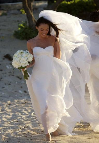 Меган Фокс вышла замуж босиком