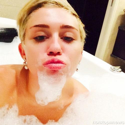 Звезды, которые выкладывают странные селфи из ванной и туалета