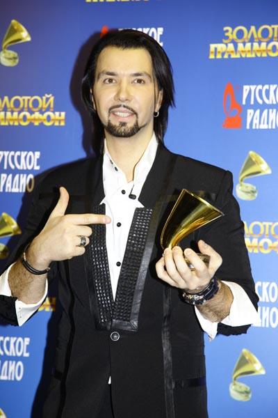 Киркоров привел на «Золотой граммофон» мать своих детей