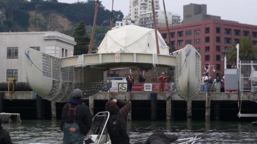 Миллиардер отправился в плавание на судне из пластиковых бутылок