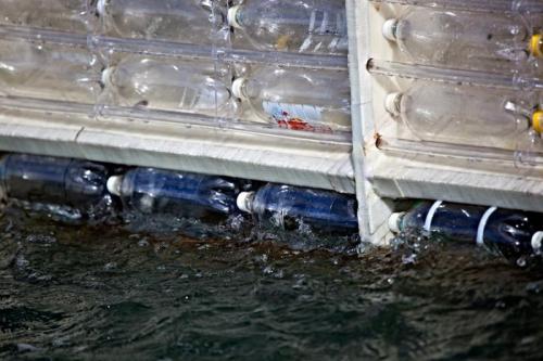 Миллиардер отправился в плавание на судне из пластиковых бутылок