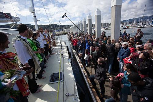 Миллиардер отправился в плавание на судне из пластиковых бутылок