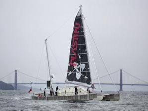 Миллиардер отправился в плавание на судне из пластиковых бутылок