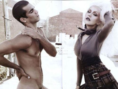 Кристина Агилера стала куклой Барби