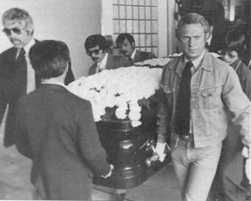 Как выглядели убийцы Джанни Версаче, Джона Леннона, Брэндона Ли и других звезд