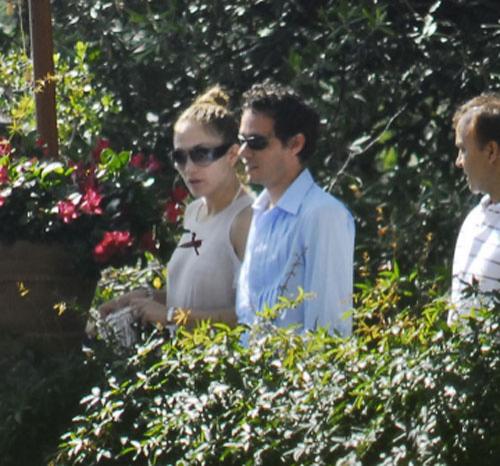 Джей Ло впервые «засветилась» с малышом