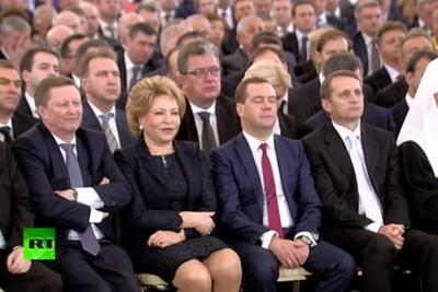 Дмитрия Медведева удалось сфотографировать аж два раза- премьер заснул во время выступления Владимира Путина переде Федеральным Собранием, а также пропустил часть открытия олимпиады в Сочи.
