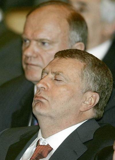 Заместитель председателя Госдумы Владимир Жириновский (справа) на торжественном заседании, посвященном 10-летию работы парламента 2004 год.