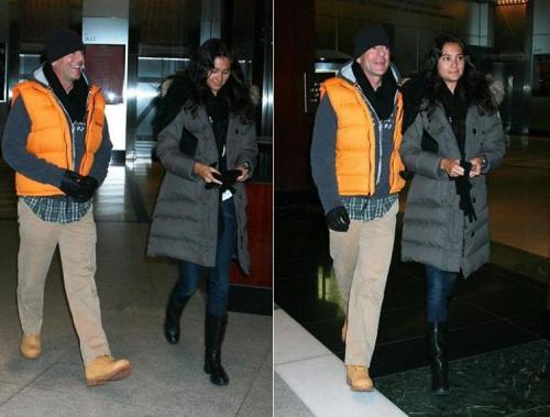 "Крепкий орешек" вывел в свет новую подругу — копию Дэми Мур