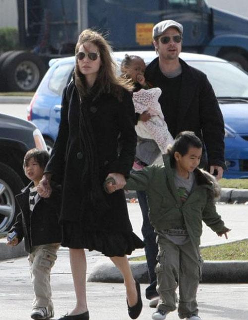 Анджелина Джоли нуждается в лечении