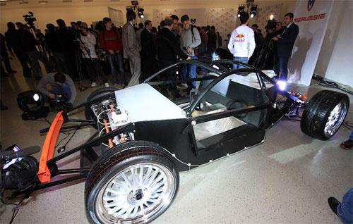 В гараже Совнаркома представили русскую Ferrari