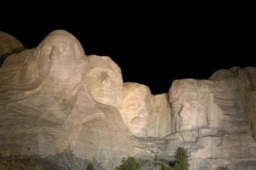 Гора Президентов: памятник в скалах