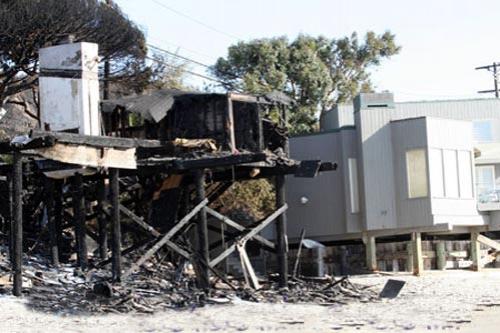 В Малибу горели звёздные особняки…