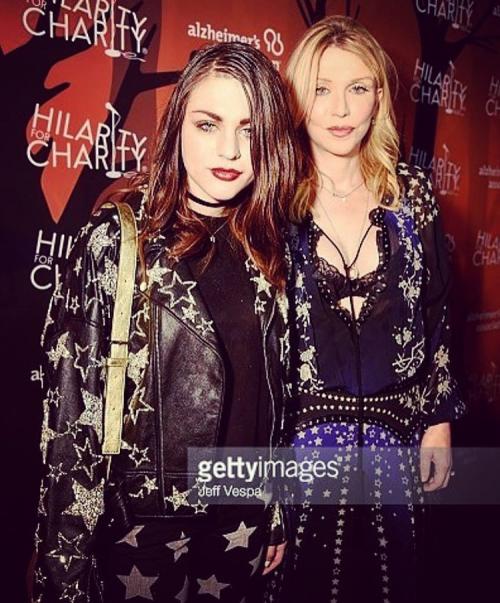 Что творится в Instagram подросших дочерей Дэппа, Кроуфорд, Сталлоне и других звезд