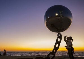 Скульптуры, которые бросают вызов гравитации