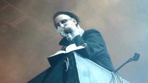 Самые безумные выходки знаменитостей