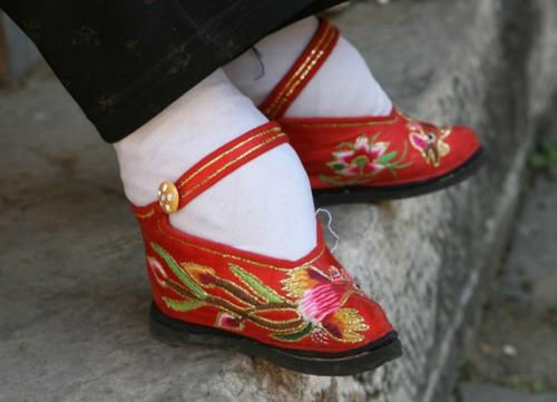 Бинтование ног в Китае: шокирующая традиция
