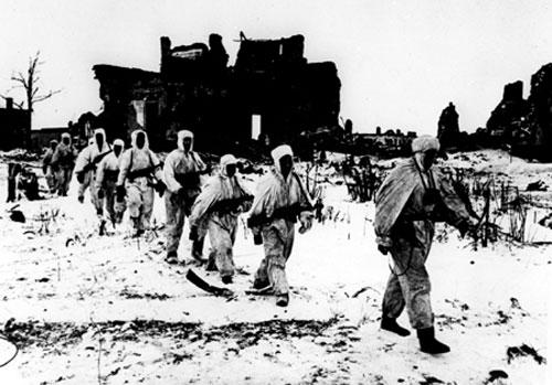 Петербург отметил снятие блокады: страшная фотохроника