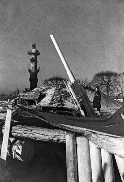 Петербург отметил снятие блокады: страшная фотохроника