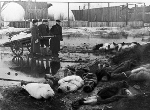 Петербург отметил снятие блокады: страшная фотохроника