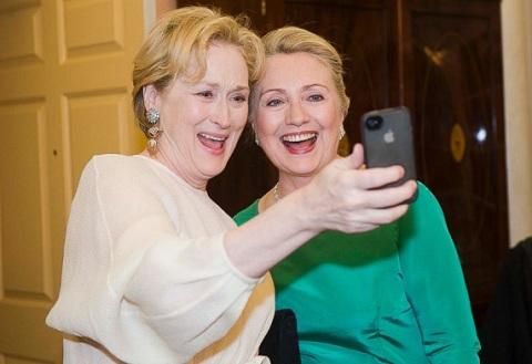 «Selfie» стало словом года не без участия звезд