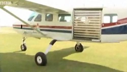 98-летний британец прыгнул с парашютом с высоты 3 000 метров