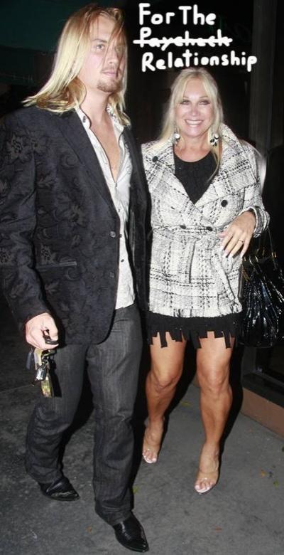 Звезды за 55, которые одеваются не по возрасту